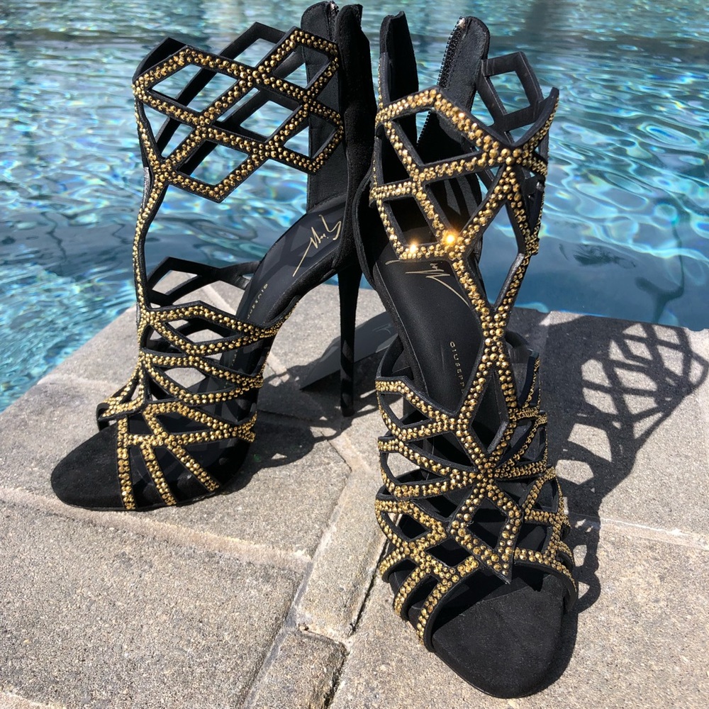 👑NWT! Giuzeppe zanotti crystal embellished heel👑